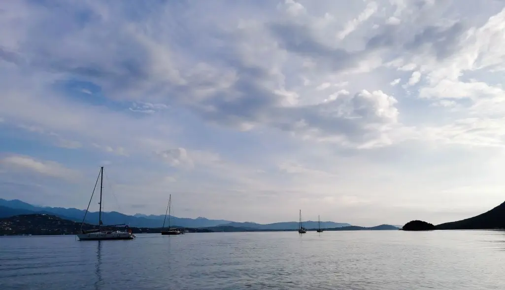 Dormir à bord d'un Voilier privatisé au cœur de golfe de Porto-Vecchio