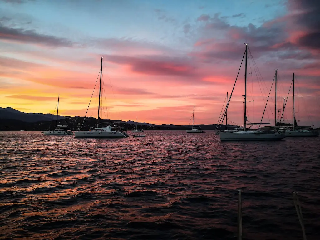 Nuit insolite à bord d'un voilier au mouillage à Porto-Vecchio